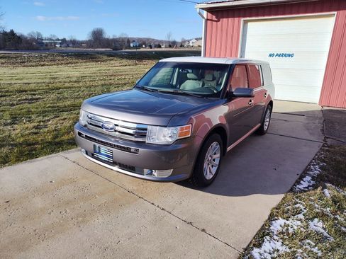 Used 2010 Ford Flex SEL image 1