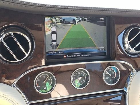 Used 2014 Bentley Mulsanne image 21