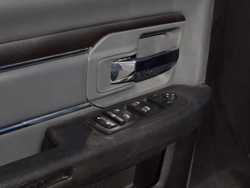 Used 2022 RAM 1500 Classic SLT w/ Electronics Group AWD/4WD image 18