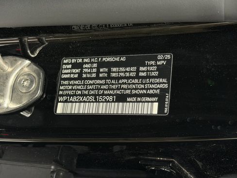 Certified 2025 Porsche Macan 4S Electric AWD/4WD image 63