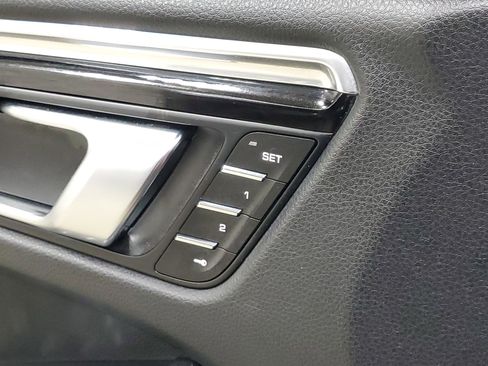 Used 2025 Porsche Macan AWD/4WD image 23