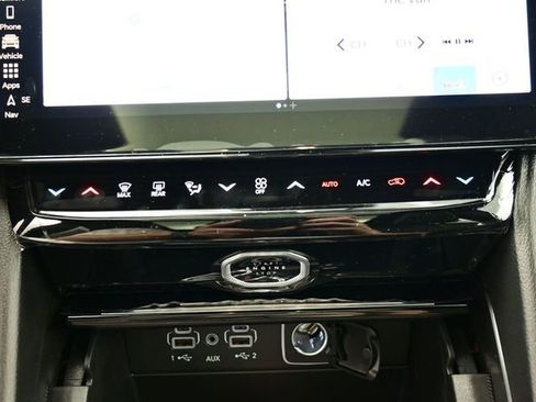New 2026 Jeep Grand Cherokee L Limited AWD/4WD image 24