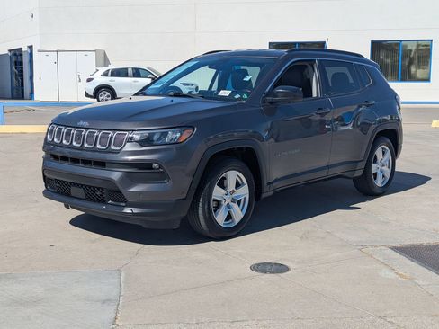 Used 2022 Jeep Compass Latitude w/ Convenience Group FWD image 32