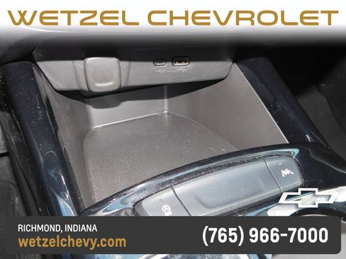 Used 2025 Chevrolet Trax LT w/ LT Convenience Package FWD image 34