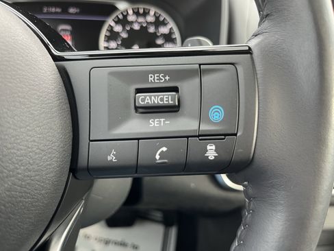 Used 2023 Nissan Rogue SV w/ SV Premium B Package image 24