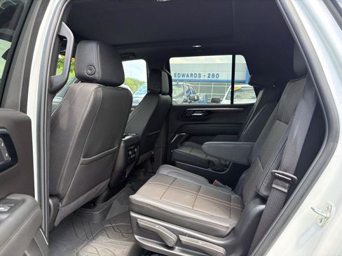Used 2025 Chevrolet Tahoe High Country AWD/4WD image 13