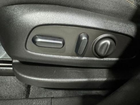 Used 2023 Chevrolet Equinox LT w/ Driver Convenience Package AWD/4WD image 23