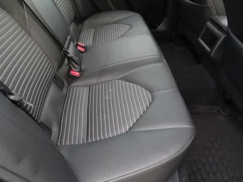 Used 2024 Toyota Camry SE FWD image 10