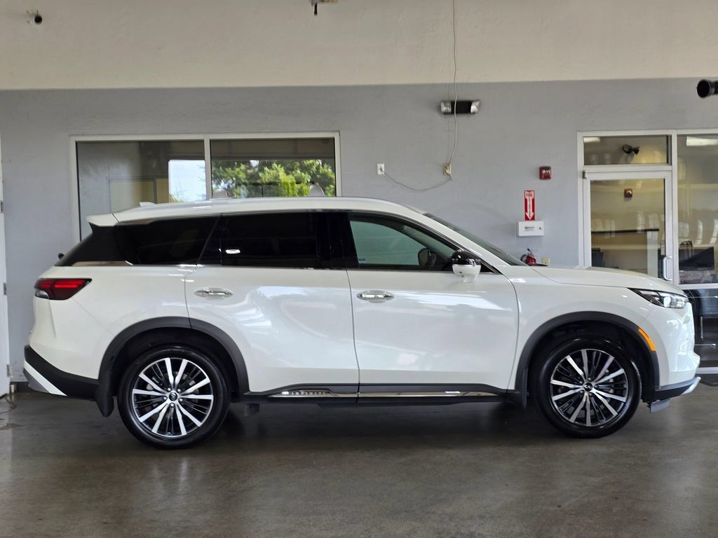 Certified 2024 INFINITI QX60 Sensory w/ Cargo Package AWD/4WD image 4