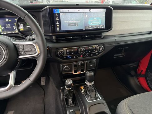 Used 2025 Jeep Wrangler Sahara w/ Safety Group image 29