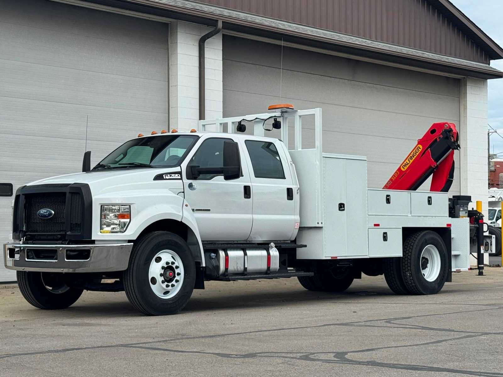 Used 2021 Ford F750 2WD Crew Cab Super Duty image 18