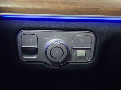 Used 2024 Mercedes-Benz GLS 450 4MATIC image 37