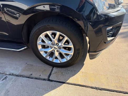 Used 2020 Ford Expedition XLT w/ Equipment Group 202A RWD image 5