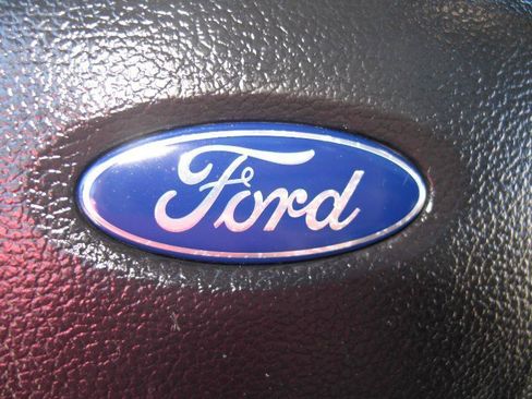 Used 2019 Ford F150 Lariat w/ Equipment Group 502A Luxury AWD/4WD image 36