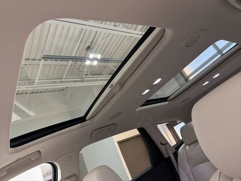 Used 2023 Buick Enclave Premium w/ Experience Buick Package image 22