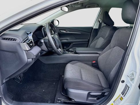 Used 2026 Toyota Camry LE FWD image 18