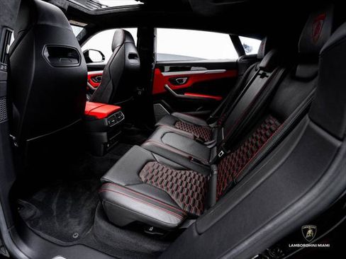Used 2022 Lamborghini Urus AWD/4WD image 47