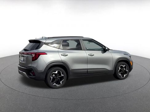 Used 2025 Kia Seltos S FWD image 17