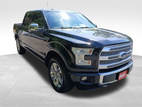 Used 2015 Ford F150 Platinum w/ Equipment Group 701A Luxury image 8