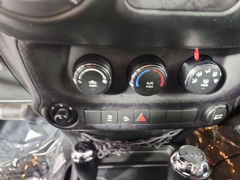 Used 2016 Jeep Wrangler Unlimited Sport w/ Quick Order Package 24S AWD/4WD image 9