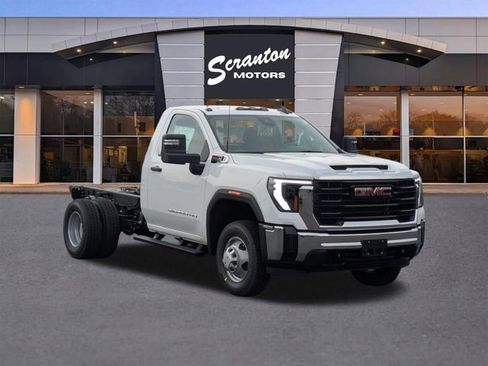 New 2026 GMC Sierra 3500 Pro w/ Fleet Convenience Package AWD/4WD image 7