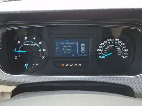 Used 2015 Ford Taurus SE image 20