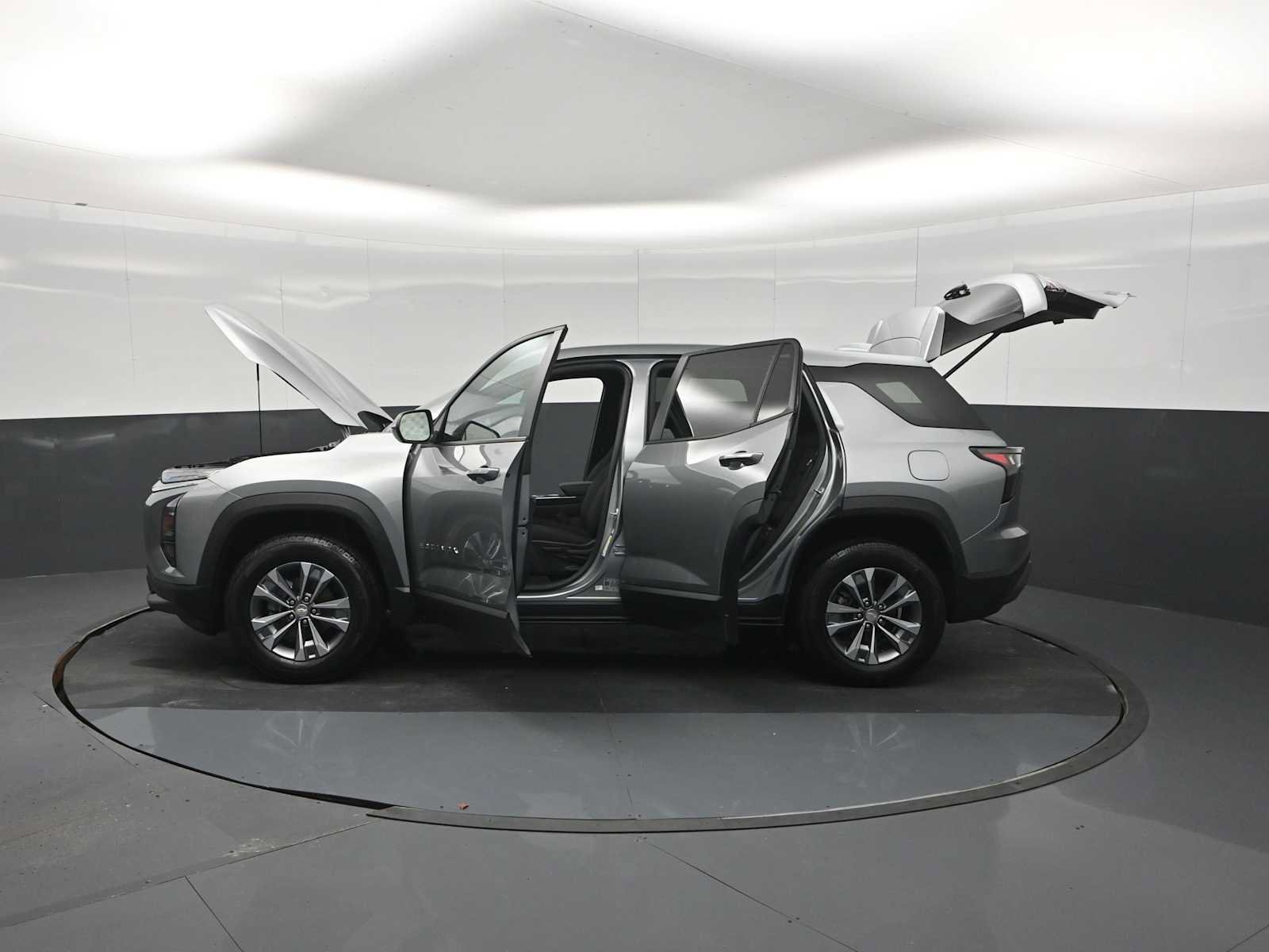 Used 2026 Chevrolet Equinox LT AWD/4WD image 29