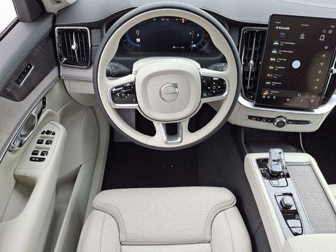 New 2025 Volvo XC90 B6 Ultra w/ Lounge Package image 7