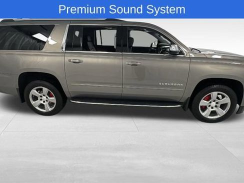 Used 2019 Chevrolet Suburban Premier image 2