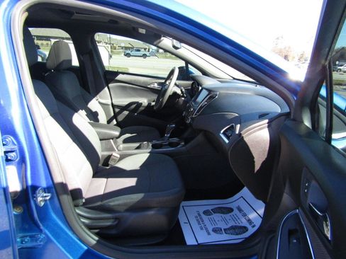 Used 2016 Chevrolet Cruze LT w/ Sun And Sound Package image 28