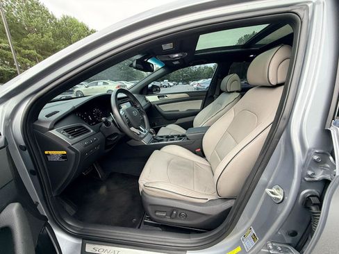 Used 2017 Hyundai Sonata Limited 2.0T FWD image 9