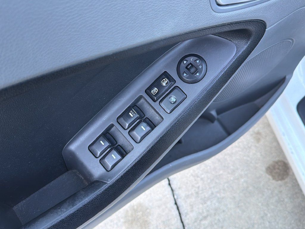 Used 2017 Kia Forte LX FWD image 16