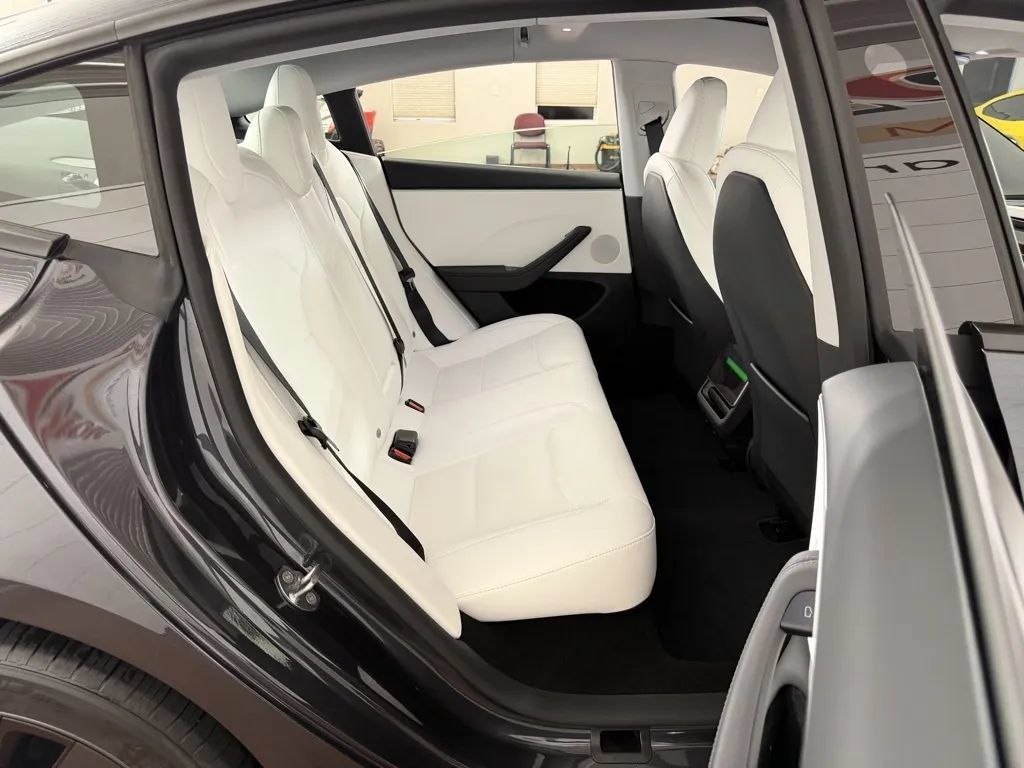 Used 2025 Tesla Model 3 Long Range AWD/4WD image 38