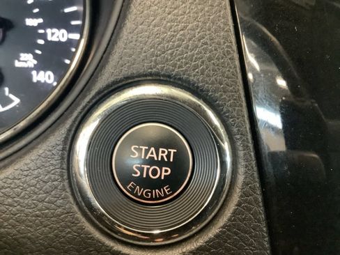 Used 2020 Nissan Rogue SV AWD/4WD image 29