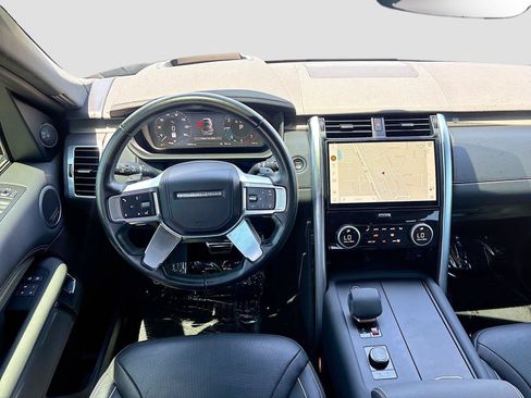 Used 2023 Land Rover Discovery Metropolitan Edition AWD/4WD image 23