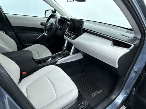 Used 2023 Toyota Corolla Cross LE image 16