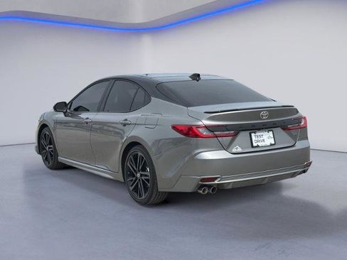 Used 2025 Toyota Camry XSE FWD image 12