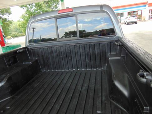 Used 2010 Toyota Tacoma 4x4 Double Cab w/ TRD Sport Pkg image 11