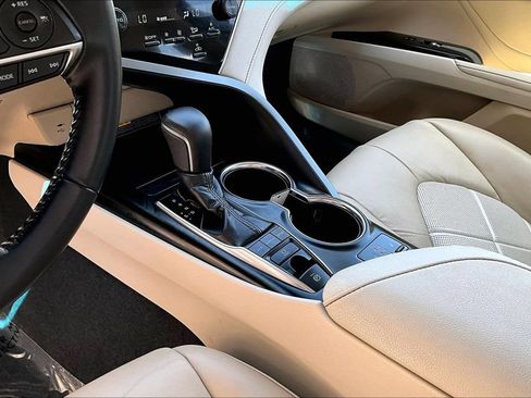 Used 2018 Toyota Camry XLE w/ Audio Package FWD image 10