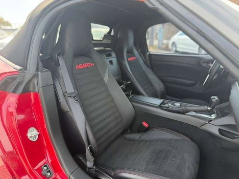 Used 2018 FIAT 124 Spider Abarth image 9