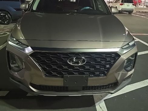 Used 2019 Hyundai Santa Fe SEL image 2