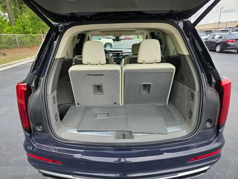 Used 2024 Cadillac XT6 Premium Luxury w/ Technology Package AWD/4WD image 18