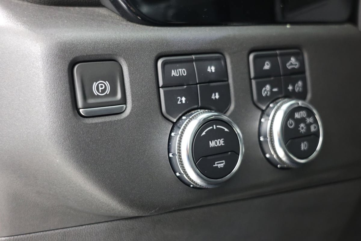 Used 2023 GMC Sierra 1500 SLT w/ SLT Premium Package AWD/4WD image 17