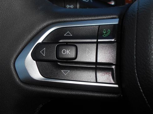 Certified 2024 Jeep Compass Latitude image 17