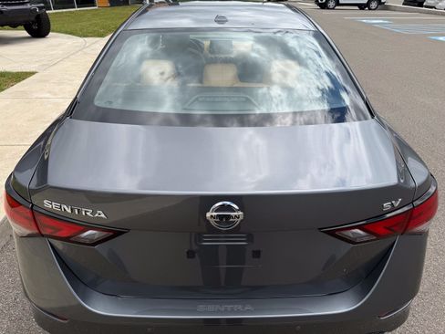Used 2022 Nissan Sentra SV w/ SV Premium Package FWD image 6