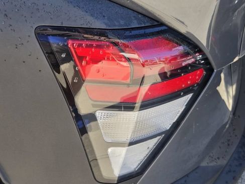 Used 2024 Hyundai Kona SEL FWD image 7