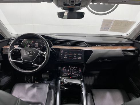 Used 2019 Audi e-tron Prestige w/ Prestige Package image 19