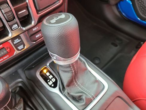 Used 2024 Jeep Wrangler Unlimited Rubicon w/ XTREMEE 35" Tire Package image 34