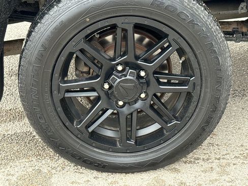 Used 2019 Toyota Tundra SR5 w/ SR5 Upgrade Package RWD image 9