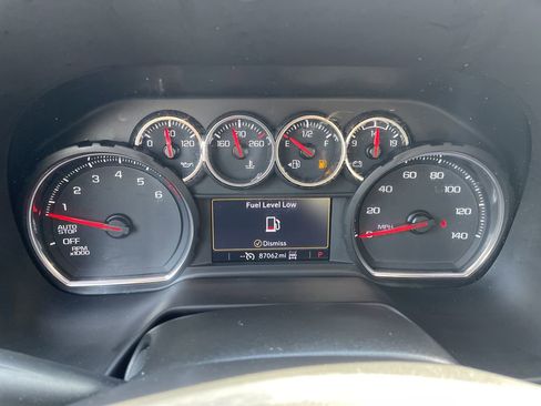 Used 2022 Chevrolet Suburban LS w/ Driver Alert Package AWD/4WD image 17